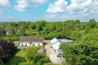 8 Station RoadImage 3