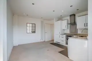 Apartment 39 Sandown Manor 84A Sandown RoadImage 13