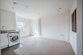 Apartment 39 Sandown Manor 84A Sandown RoadImage 12