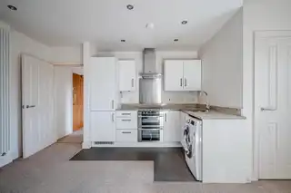Apartment 39 Sandown Manor 84A Sandown RoadImage 14