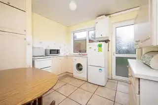 27 Thornhill ParadeImage 7