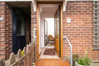 27 Thornhill ParadeImage 3