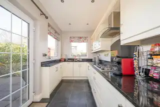 22 Irwin CrescentImage 9