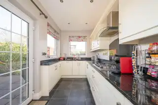 22 Irwin CrescentImage 9