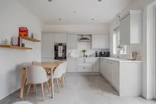 13 Castlegowan CrescentImage 11