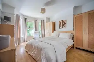 8 Belmont ParkImage 21