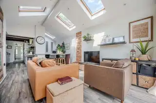 8 Belmont ParkImage 12