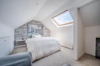 8 Belmont ParkImage 25