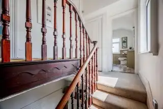 8 Belmont ParkImage 17