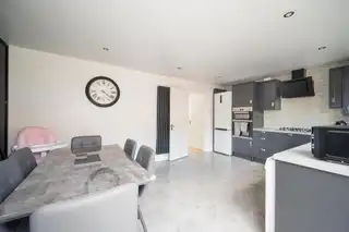 1A Ashmount ParkImage 11