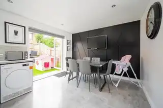 1A Ashmount ParkImage 9