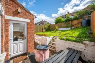 15 Glenview GardensImage 17