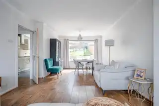 15 Glenview GardensImage 8