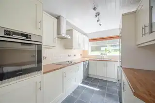 15 Glenview GardensImage 9