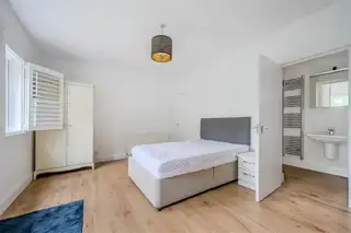 Flat 2 5 HolyroodImage 13