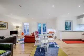 Flat 2 5 HolyroodImage 7