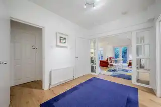 Flat 2 5 HolyroodImage 5