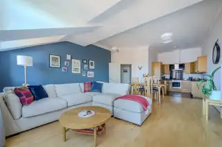 Apt 14 16 Annadale AvenueImage 9