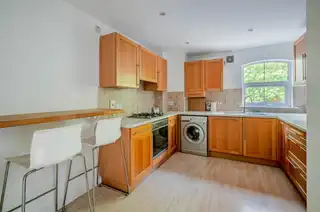 6 Clonallon SquareImage 10