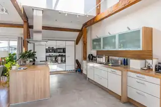 28 The Linen HouseImage 18