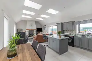 1 Mount EdenImage 4