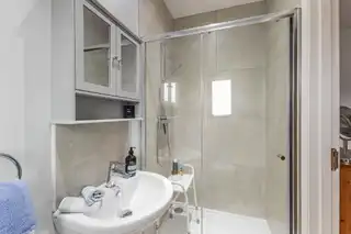 1 Mount EdenImage 10
