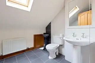 53 Hillsborough RoadImage 26