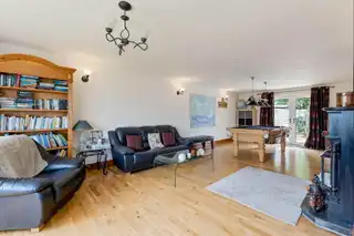 53 Hillsborough RoadImage 9