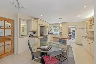53 Hillsborough RoadImage 10