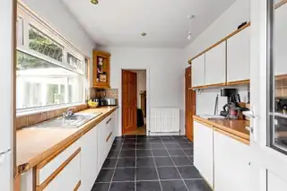 53 Hillsborough RoadImage 31