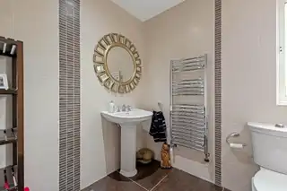 53 Hillsborough RoadImage 19