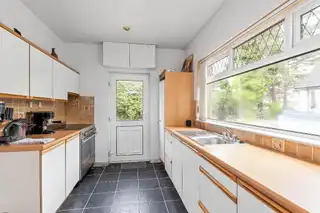 53 Hillsborough RoadImage 32