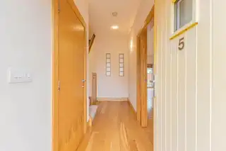 5 The CottagesImage 9