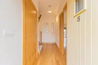 5 The CottagesImage 9