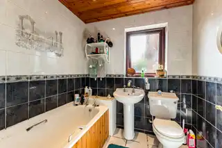 22 Castlehill CrescentImage 15