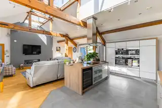 28 The Linen HouseImage 19