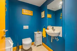 28 The Linen HouseImage 9