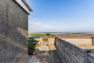 35 Shore RoadImage 10
