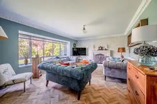 3 Regency ParkImage 4