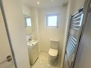 18 Fairview GardensImage 3
