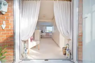 2 Leslie Hill CrescentImage 15
