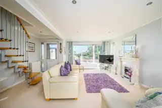 2 Leslie Hill CrescentImage 6