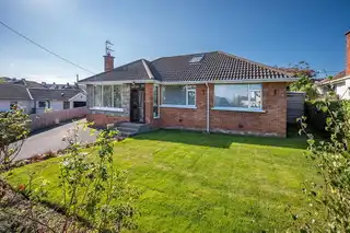 2 Leslie Hill CrescentImage 2