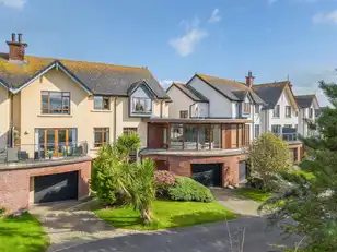 21 Cove AvenueImage 22