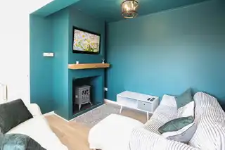 32B Quarter RoadImage 26