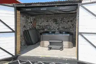 32B Quarter RoadImage 36