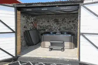 32B Quarter RoadImage 36