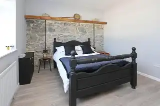 32B Quarter RoadImage 30