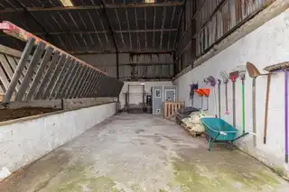 32B Quarter RoadImage 37