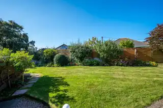 2 Leslie Hill CrescentImage 21